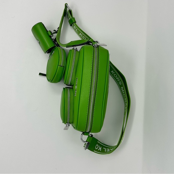 NWT Michael Kors Jet Set Medium Crossbody Bag with Case for Apple Airpods Pro® - Picture 9 of 12